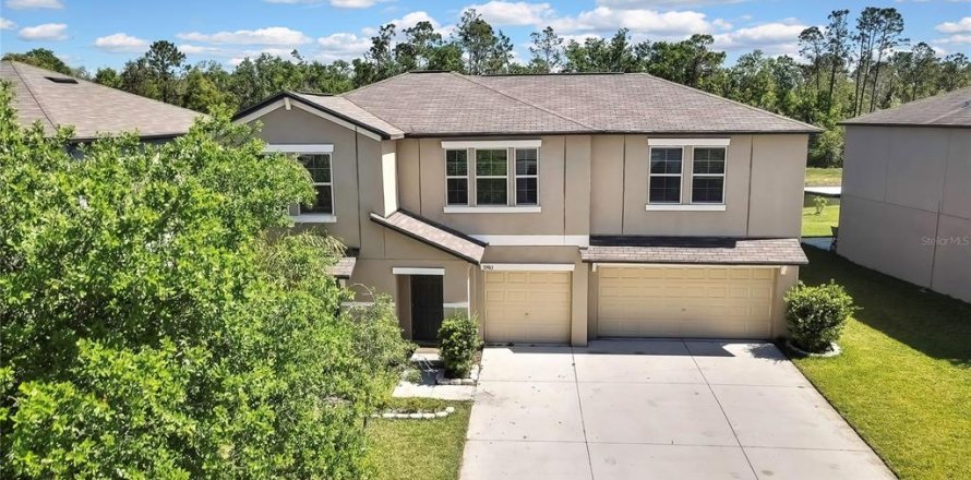 House in Zephyrhills, Florida 5 bedrooms, 302.4 sq.m. № 1613685