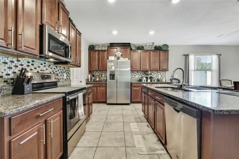 House in Zephyrhills, Florida 5 bedrooms, 302.4 sq.m. № 1613685 - photo 23