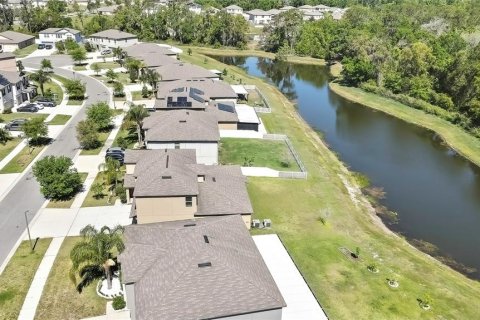 House in Zephyrhills, Florida 5 bedrooms, 302.4 sq.m. № 1613685 - photo 18