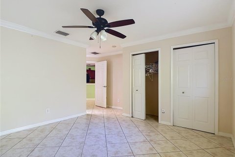 Commercial property in Lehigh Acres, Florida 4 bedrooms, 215.16 sq.m. № 2388704 - photo 24