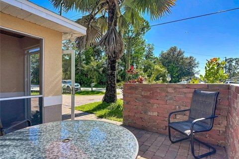 Commercial property in Lehigh Acres, Florida 4 bedrooms, 215.16 sq.m. № 2388704 - photo 6