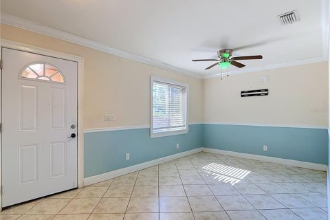 Commercial property in Lehigh Acres, Florida 4 bedrooms, 215.16 sq.m. № 2388704 - photo 8