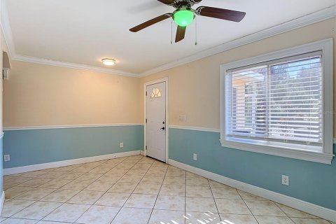 Commercial property in Lehigh Acres, Florida 4 bedrooms, 215.16 sq.m. № 2388704 - photo 9