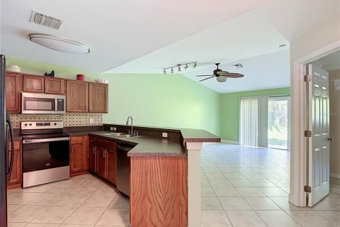 Commercial property in Lehigh Acres, Florida 4 bedrooms, 215.16 sq.m. № 2388704 - photo 12