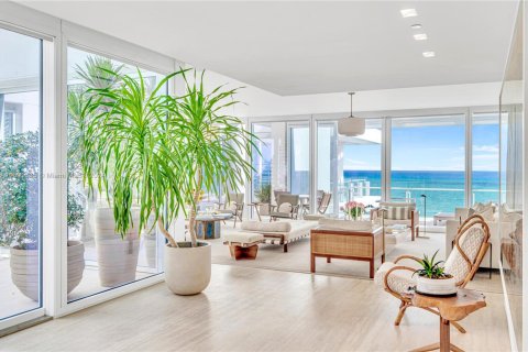 Condo in Surfside, Florida, 5 bedrooms  № 1693850 - photo 8