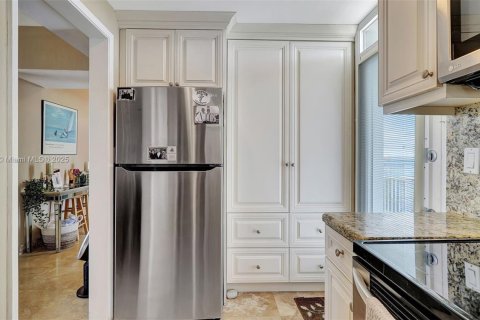 Condominio en venta en Fort Lauderdale, Florida, 1 dormitorio, 74.79 m2 № 1977501 - foto 3