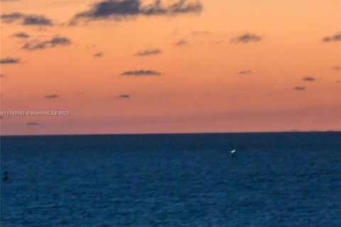 Condominio en venta en Fort Lauderdale, Florida, 1 dormitorio, 74.79 m2 № 1977501 - foto 14