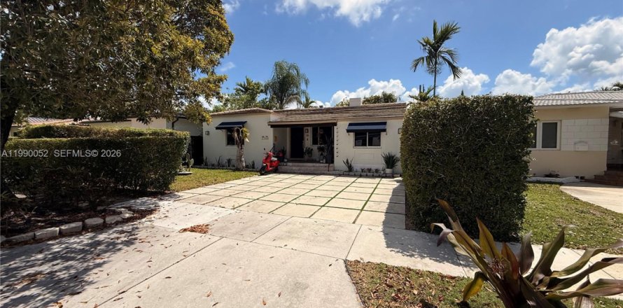 Дом в Майами, Флорида 3 спальни, 187.38м2 № 2052143