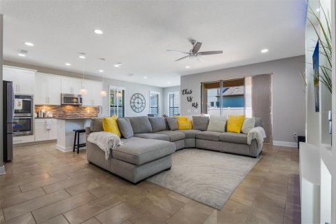 House in Orlando, Florida 3 bedrooms, 237.46 sq.m. № 1718546 - photo 4