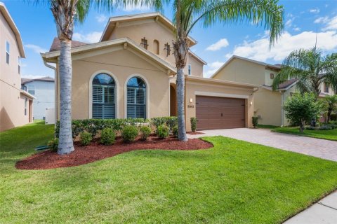 House in Orlando, Florida 3 bedrooms, 237.46 sq.m. № 1718546 - photo 2