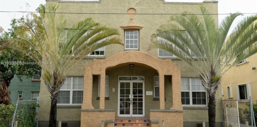 Villa ou maison à Miami, Floride 1 chambre, 55.74 m2 № 1821924