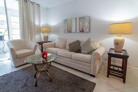 Copropriété à vendre à Sunrise, Floride: 1 chambre, 59.46 m2 № 2082760 - photo 5