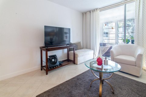Copropriété à vendre à Sunrise, Floride: 1 chambre, 59.46 m2 № 2082760 - photo 12