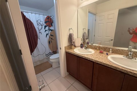 Casa en venta en Kissimmee, Florida, 4 dormitorios, 261.43 m2 № 1916985 - foto 27