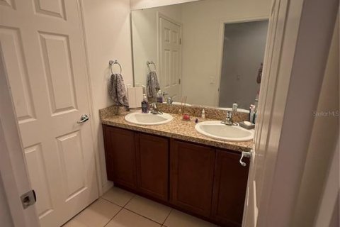 Casa en venta en Kissimmee, Florida, 4 dormitorios, 261.43 m2 № 1916985 - foto 25