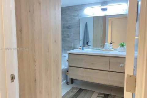 Condo in Pembroke Pines, Florida, 3 bedrooms  № 1995345 - photo 7