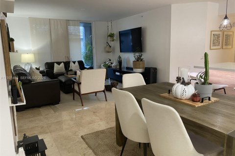 Condo in Pembroke Pines, Florida, 3 bedrooms  № 1995345 - photo 4