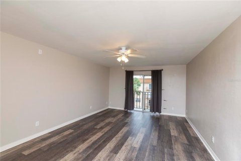 Condo in Tampa, Florida, 2 bedrooms  № 1876000 - photo 12