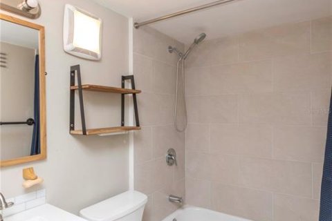 Condo in Tampa, Florida, 2 bedrooms  № 1876000 - photo 21