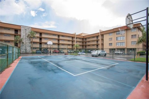Condo in Tampa, Florida, 2 bedrooms  № 1876000 - photo 29