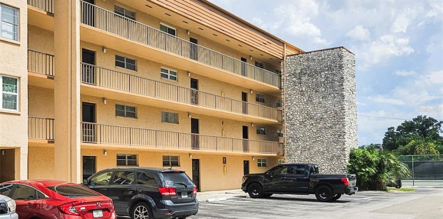 Condo in Tampa, Florida, 2 bedrooms  № 1876000