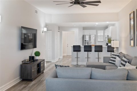 Condo in Bradenton, Florida, 2 bedrooms  № 2223214 - photo 9