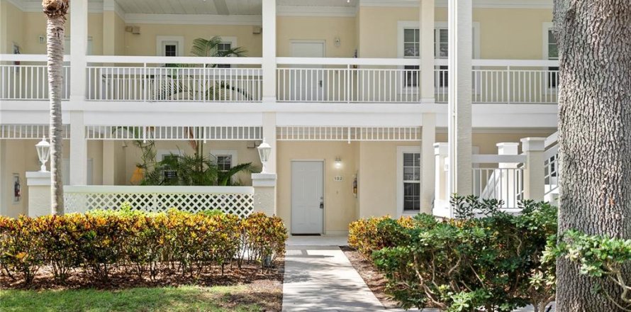 Condo in Bradenton, Florida, 2 bedrooms  № 2223214