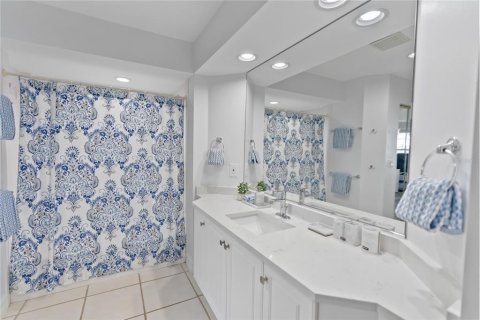 Condo in Bradenton, Florida, 2 bedrooms  № 2223214 - photo 21