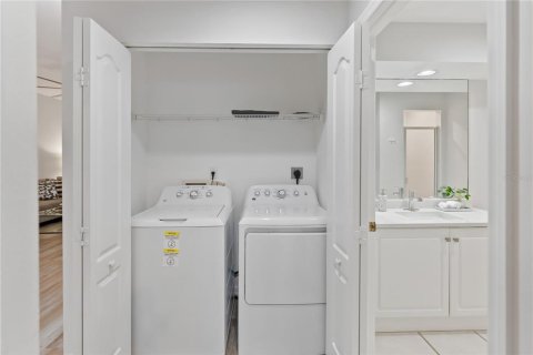 Condo in Bradenton, Florida, 2 bedrooms  № 2223214 - photo 25