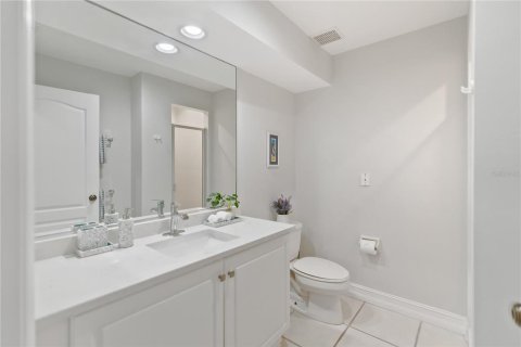 Condo in Bradenton, Florida, 2 bedrooms  № 2223214 - photo 22