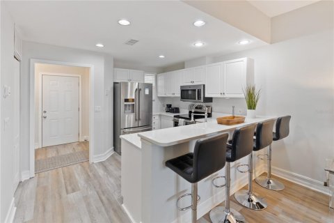 Condo in Bradenton, Florida, 2 bedrooms  № 2223214 - photo 13