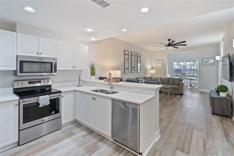 Condo in Bradenton, Florida, 2 bedrooms  № 2223214 - photo 12