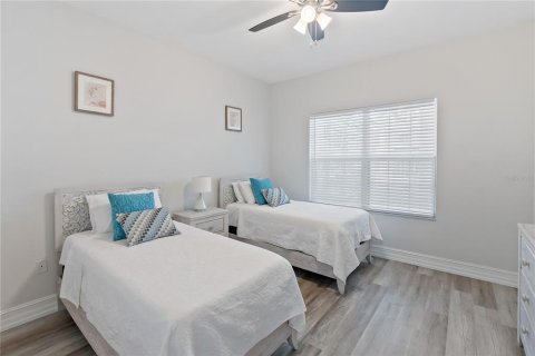 Condo in Bradenton, Florida, 2 bedrooms  № 2223214 - photo 23