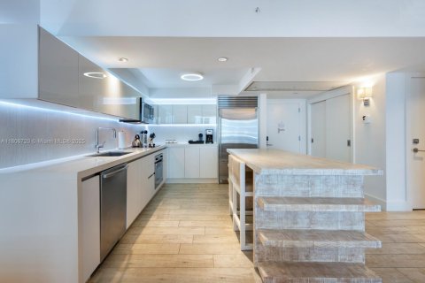 Condominio en alquiler en Miami Beach, Florida, 1 dormitorio, 80.45 m2 № 1739498 - foto 15