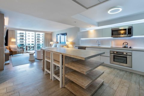 Condominio en alquiler en Miami Beach, Florida, 1 dormitorio, 80.45 m2 № 1739498 - foto 16