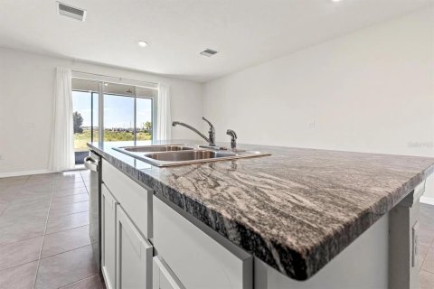 Touwnhouse à vendre à Wesley Chapel, Floride: 3 chambres, 163.32 m2 № 2408204 - photo 7
