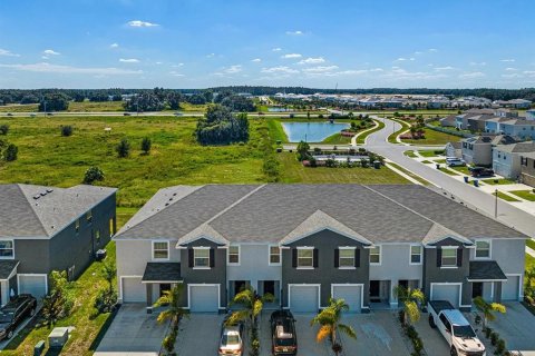 Touwnhouse à vendre à Wesley Chapel, Floride: 3 chambres, 163.32 m2 № 2408204 - photo 2