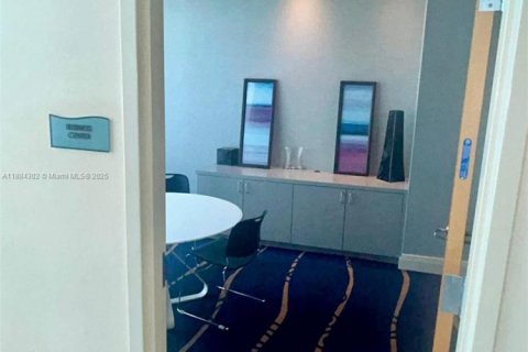 Condominio en alquiler en Miami, Florida, 2 dormitorios, 112.6 m2 № 1978541 - foto 30
