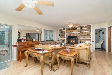 House in Arcadia, Florida 4 bedrooms, 380.81 sq.m. № 1794956 - photo 9