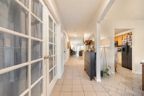 Villa ou maison à vendre à Cutler Bay, Floride: 4 chambres, 195.75 m2 № 1950235 - photo 5