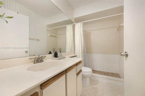 Villa ou maison à vendre à Cutler Bay, Floride: 4 chambres, 195.75 m2 № 1950235 - photo 23