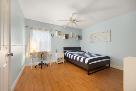 Villa ou maison à vendre à Cutler Bay, Floride: 4 chambres, 195.75 m2 № 1950235 - photo 15