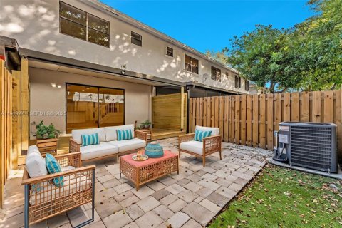 Купить таунхаус в Пемброк-Пайнс, Флорида 2 спальни, 113.62м2, № 1983797 - фото 22