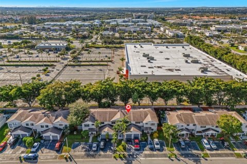 Купить таунхаус в Пемброк-Пайнс, Флорида 2 спальни, 113.62м2, № 1983797 - фото 25