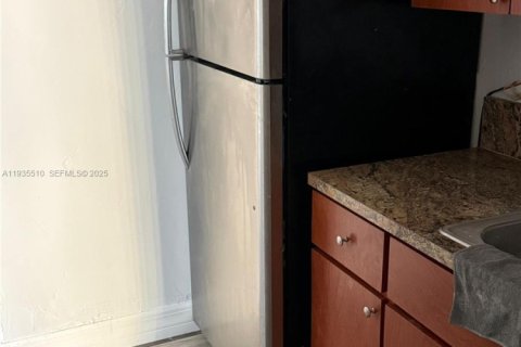 Apartment in Hollywood, Florida 1 bedroom, 293.94 sq.m. № 1993953 - photo 10