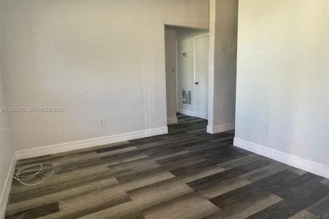 Apartment in Hollywood, Florida 1 bedroom, 293.94 sq.m. № 1993953 - photo 12