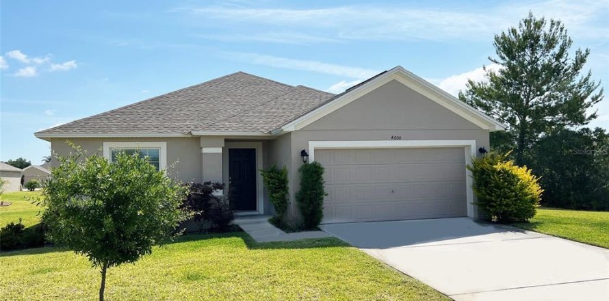 House in Sebring, Florida 3 bedrooms, 136.66 sq.m. № 1437350