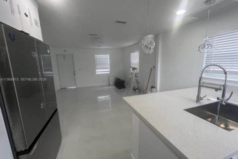Casa en venta en Pompano Beach, Florida, 3 dormitorios, 88.26 m2 № 2031814 - foto 7