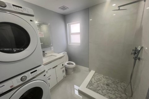 Casa en venta en Pompano Beach, Florida, 3 dormitorios, 88.26 m2 № 2031814 - foto 15