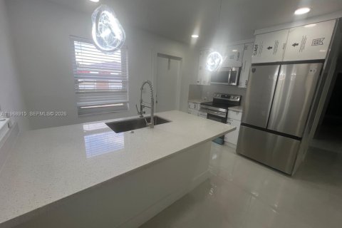 Casa en venta en Pompano Beach, Florida, 3 dormitorios, 88.26 m2 № 2031814 - foto 11